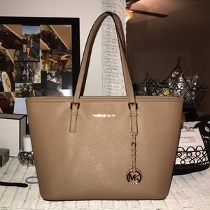 micheal kors tote